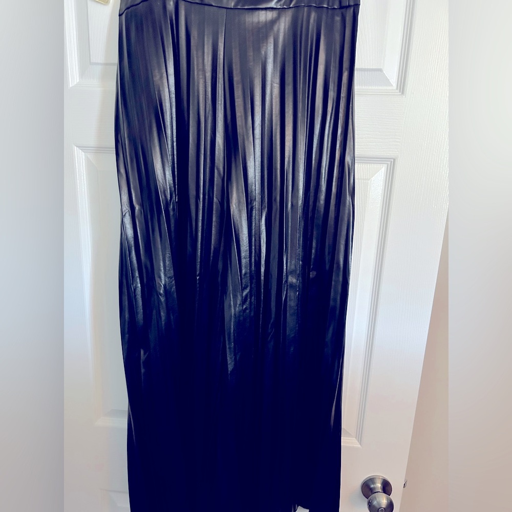 Leather wide legged dress pants./ SHEIN